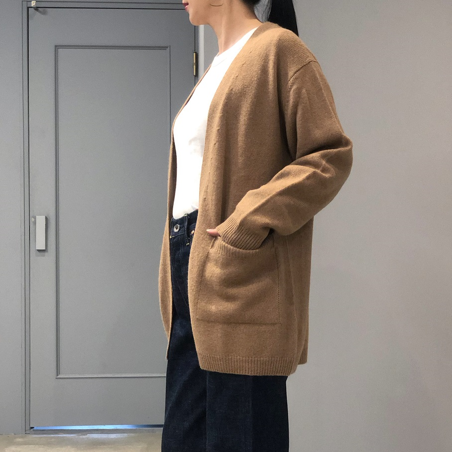 ANSPINNEN Baby Camel Vneck Cardigan | PLEASE