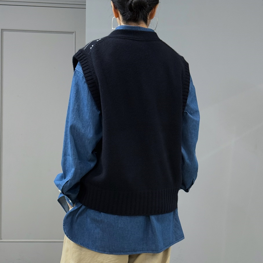 トゥジュー V-neck loose fit boy ‘s cardigan TOUJOURS V-neck loose fit boy's cardigan