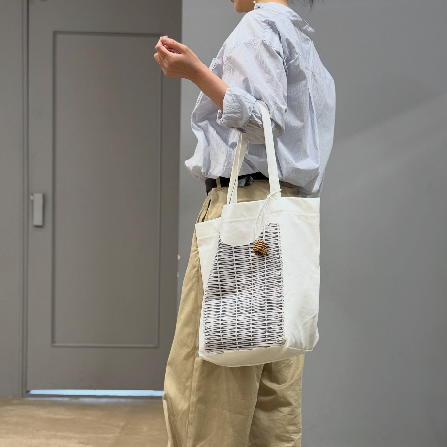 テーマトートII かつらぎ　eb.a.gos エバゴス　バッグ　美品 eb.a.gos テーマトートⅠ高密度サテン | PLEASE